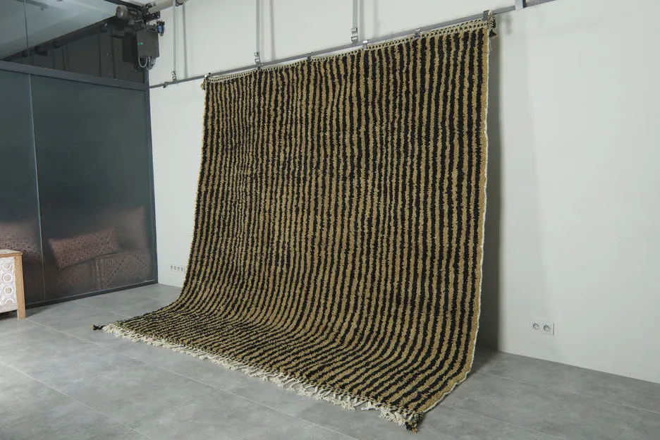 Tapis berbère Aoua uni, vue 4 sur 7