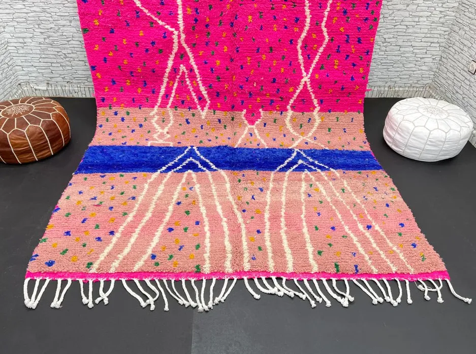 Tapis berbère Asif rose et multicolore, vue 3 sur 4
