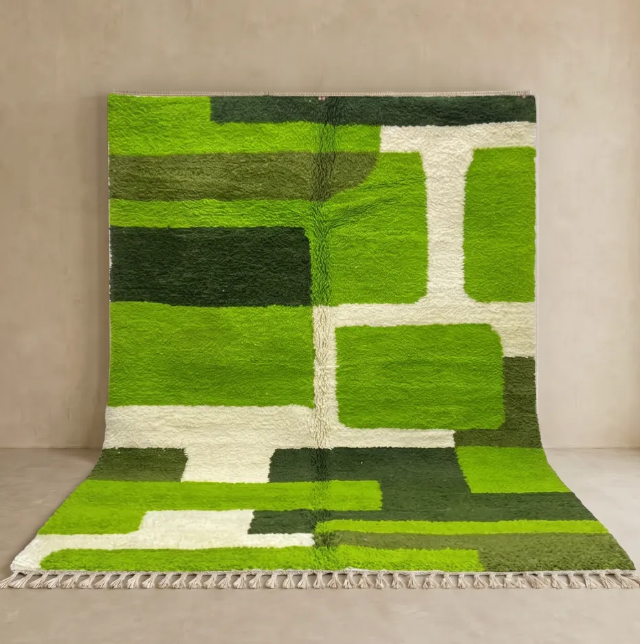 Tapis berbère Asilah vert aux motifs géométriques — tapis berbères contemporains tissé à la main