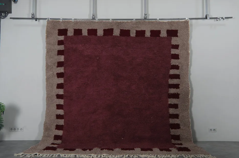 Tapis berbère Aylal bordeaux, vue 3 sur 7