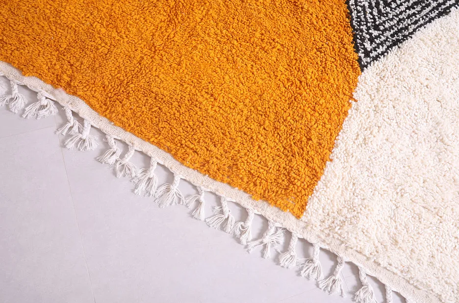 Tapis berbère Bani jaune, vue 6 sur 7