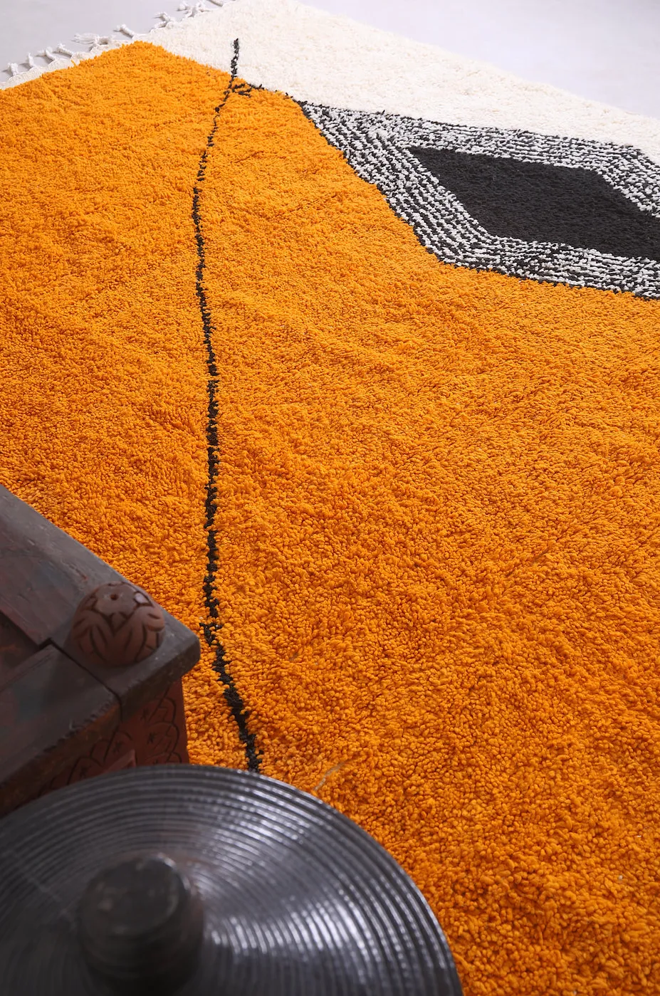 Tapis berbère Bani jaune, vue 7 sur 7