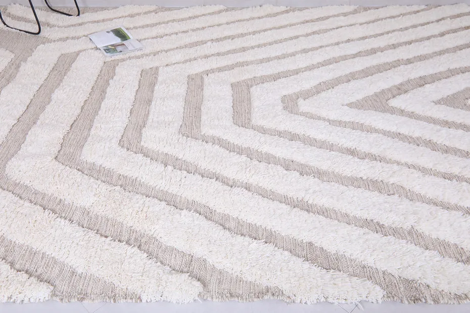 Tapis berbère Gaya crème et beige aux motifs géométriques, vue 7 sur 7