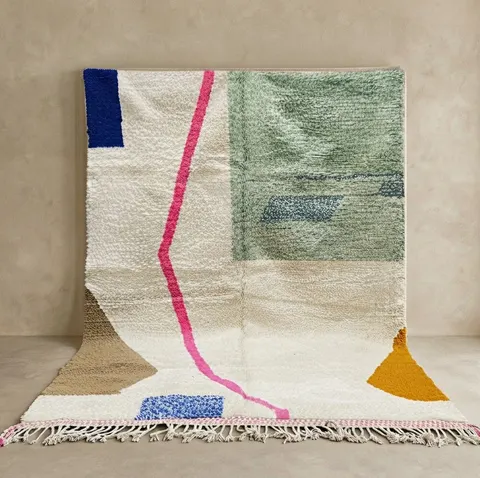 Tapis berbère Ghilas au dessin abstrait — tapis berbères contemporains
