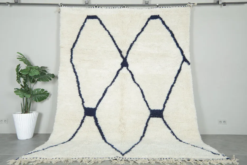 Tapis berbère Ifrah crème et bleu aux motifs géométriques — tapis berbères contemporains tissé à la main
