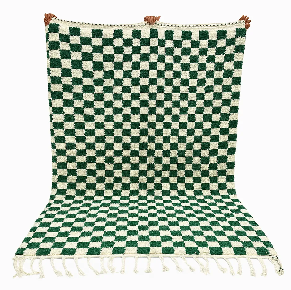 Tapis berbère Illi vert et blanc à damier — tapis berbères contemporains tissé à la main