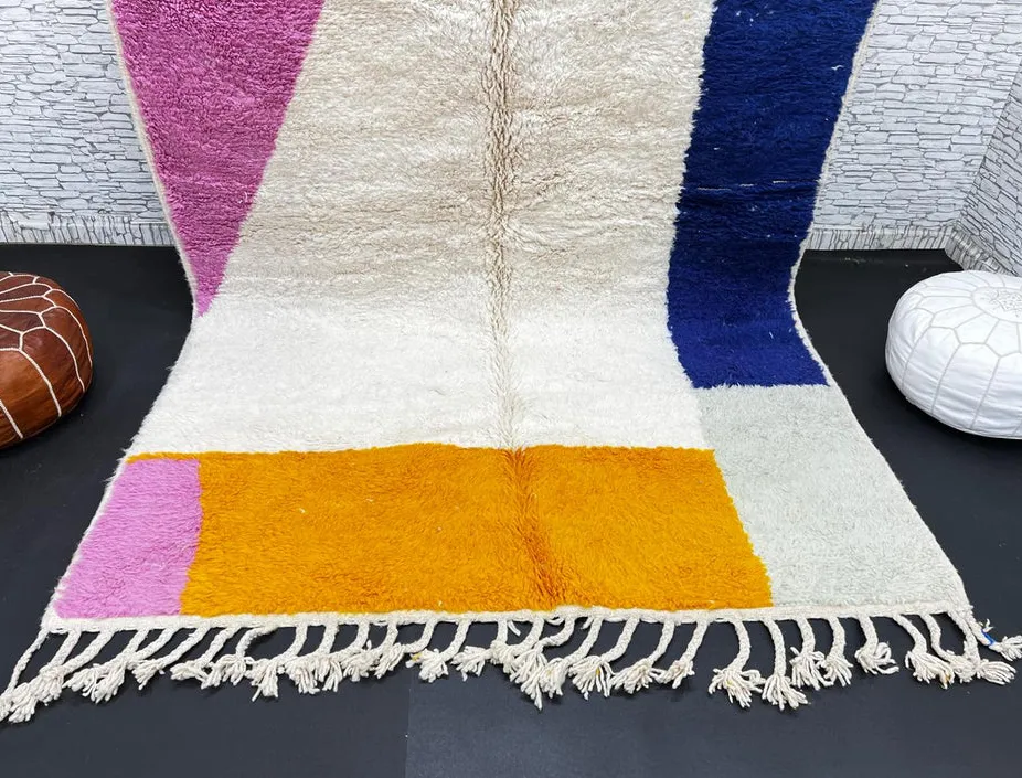 Tapis berbère Imsouane multicolore au dessin abstrait, vue 3 sur 4