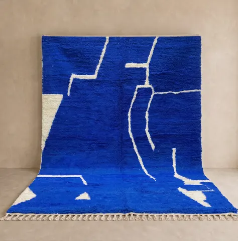 Tapis berbère Itri bleu au dessin abstrait — tapis berbères contemporains