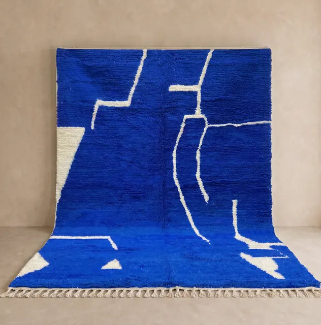 Tapis berbère Itri bleu au dessin abstrait — tapis berbères contemporains