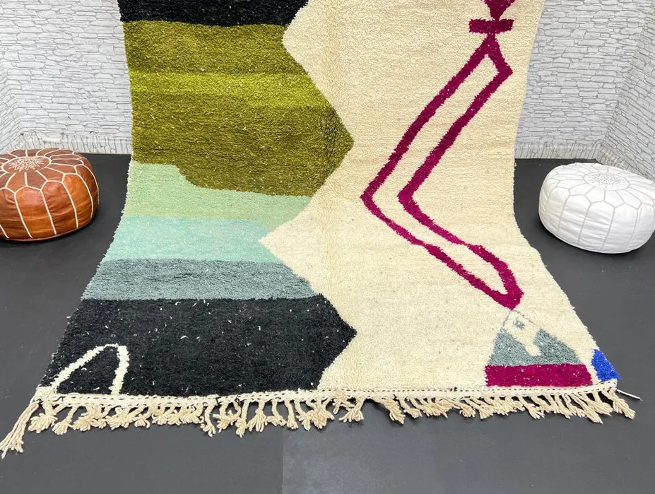 Tapis berbère Izem au dessin abstrait, vue 3 sur 4