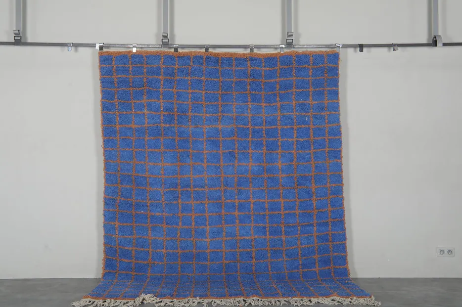 Tapis berbère Larache bleu et orange aux motifs géométriques — tapis berbères contemporains tissé à la main