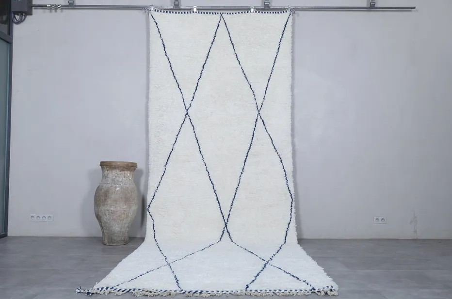 Tapis berbère Loukkos bleu à lignes — tapis berbères contemporains tissé à la main