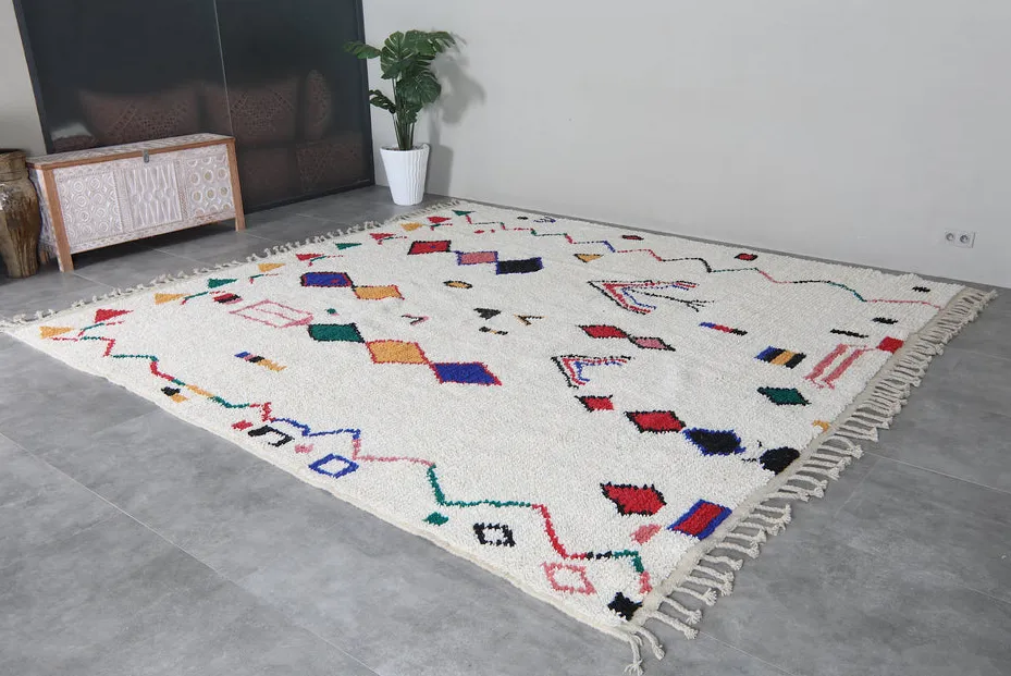 Tapis berbère Lunja crème et multicolore aux motifs géométriques, vue 5 sur 7