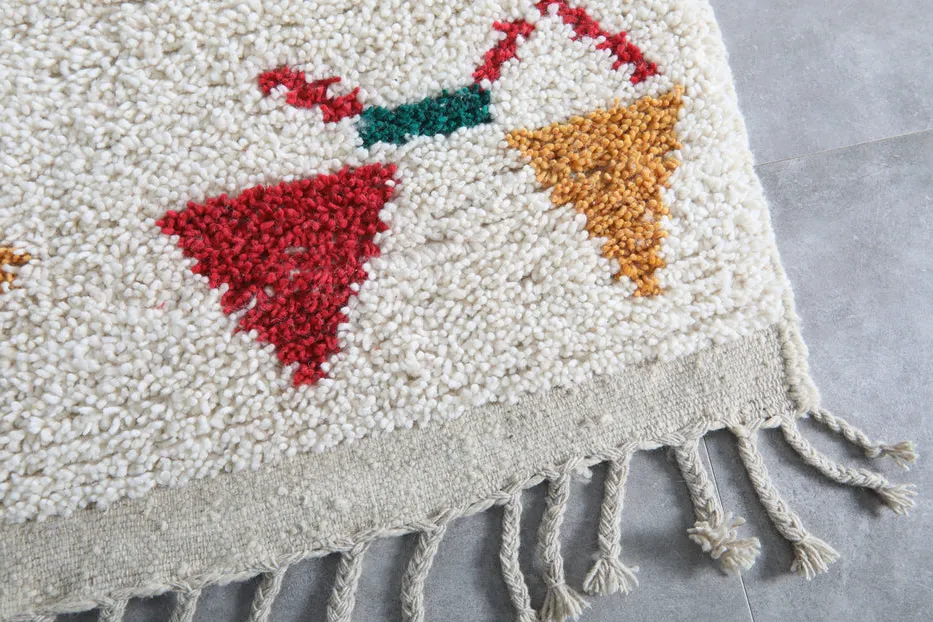 Tapis berbère Lunja crème et multicolore aux motifs géométriques, vue 6 sur 7
