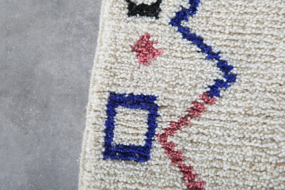 Tapis berbère Lunja crème et multicolore aux motifs géométriques, vue 7 sur 7