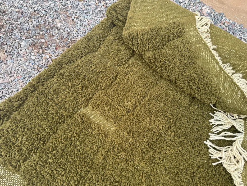 Tapis berbère Mirleft vert, vue 4 sur 7