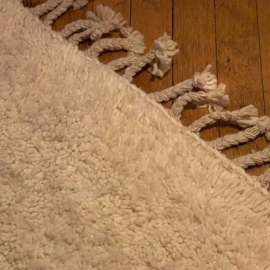 Tapis berbère Nkob blanc uni, vue 4 sur 4