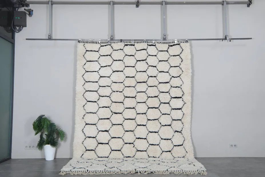Tapis berbère Oualidia crème et noir — tapis berbères contemporains tissé à la main