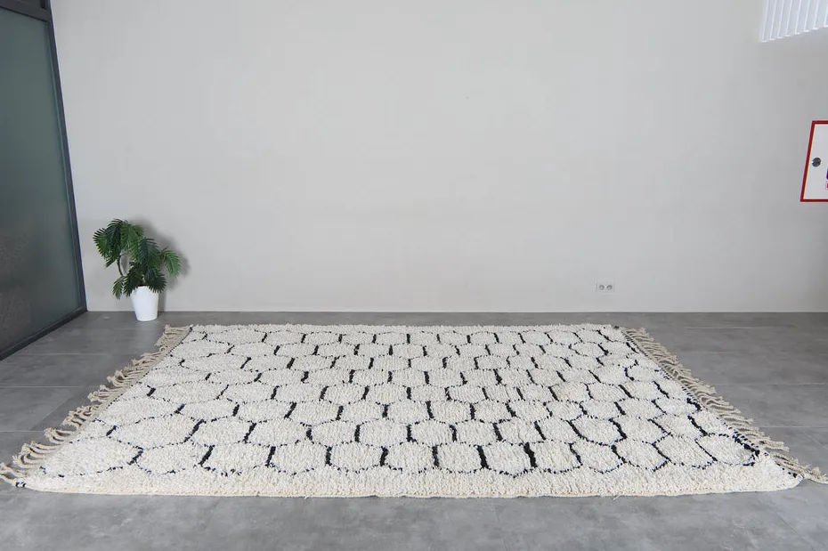 Tapis berbère Oualidia crème et noir, vue 5 sur 7