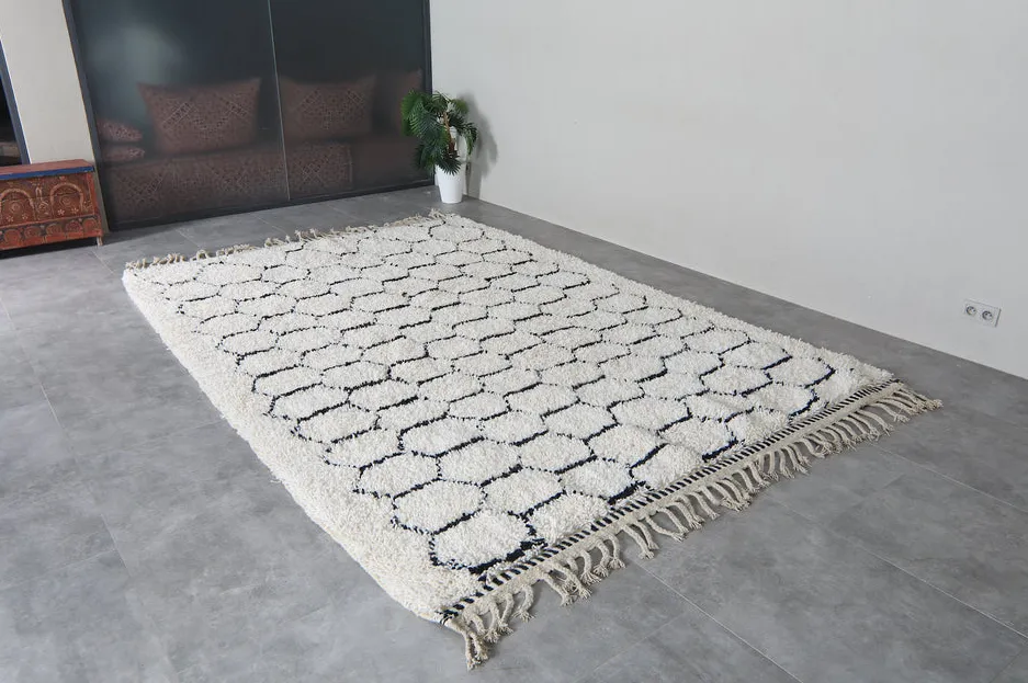 Tapis berbère Oualidia crème et noir, vue 6 sur 7