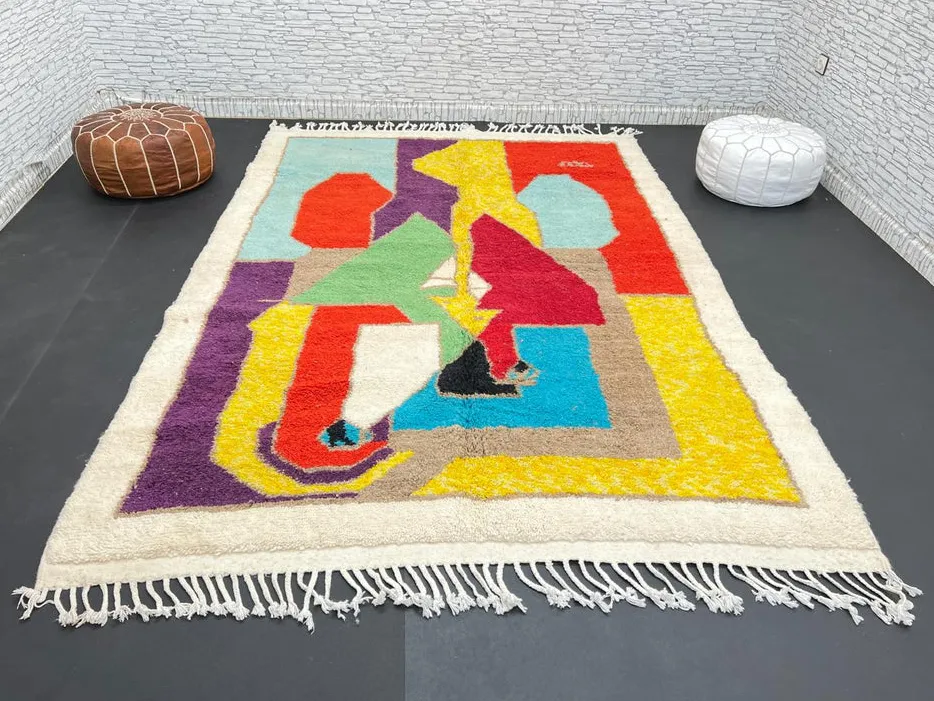 Tapis berbère Oukaïm multicolore au dessin abstrait, vue 3 sur 4