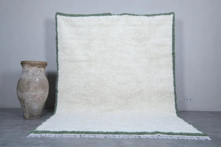 Tapis berbère Ouzoud blanc et vert — tapis berbères contemporains tissé à la main