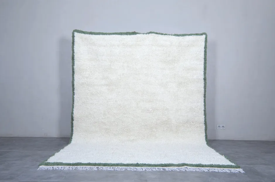 Tapis berbère Ouzoud blanc et vert, vue 3 sur 7