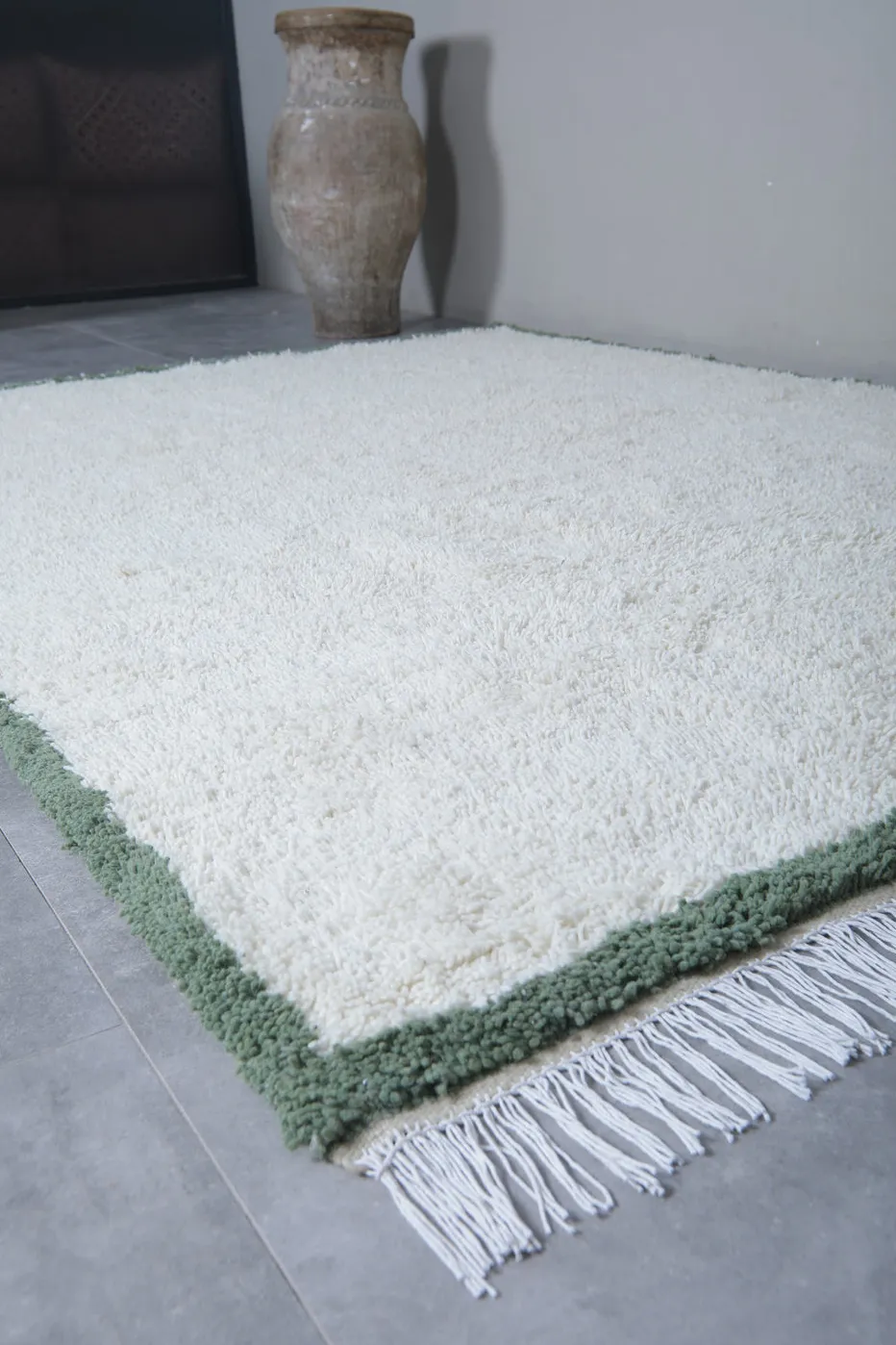 Tapis berbère Ouzoud blanc et vert, vue 6 sur 7