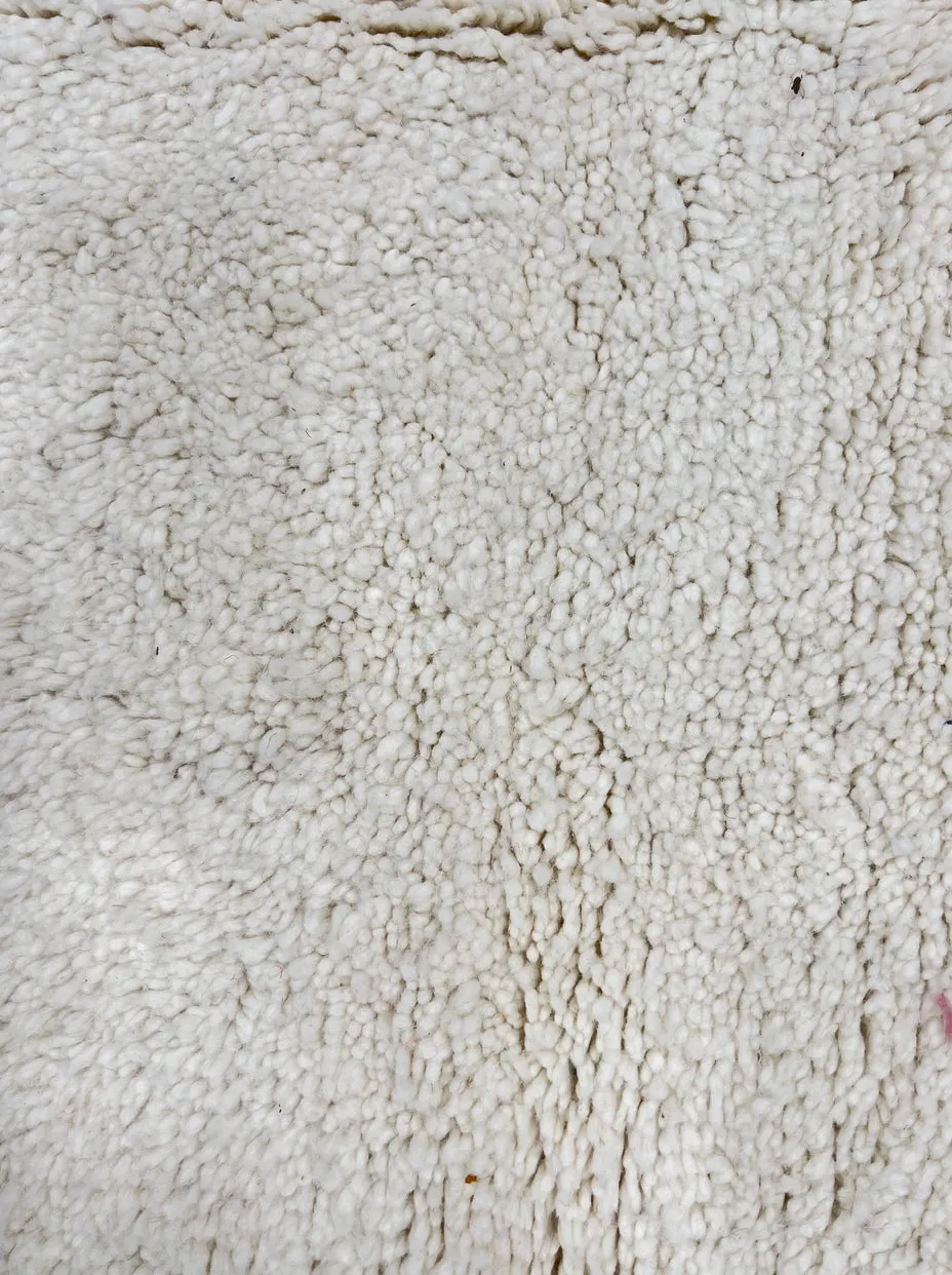 Tapis berbère Rissani blanc, vue 4 sur 4
