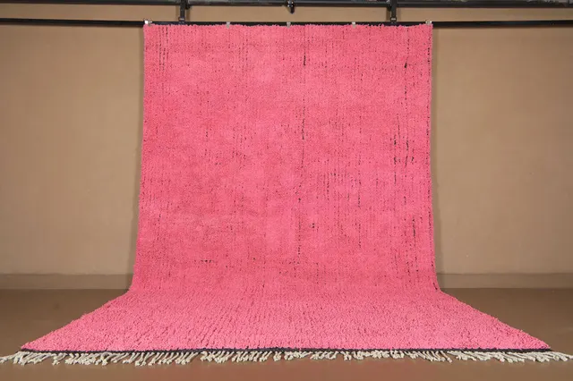 Tapis berbère Siroua rose uni — tapis berbères contemporains