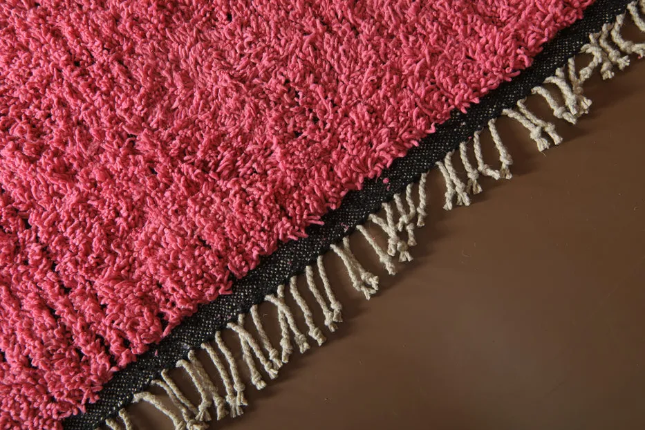 Tapis berbère Siroua rose uni, vue 6 sur 7