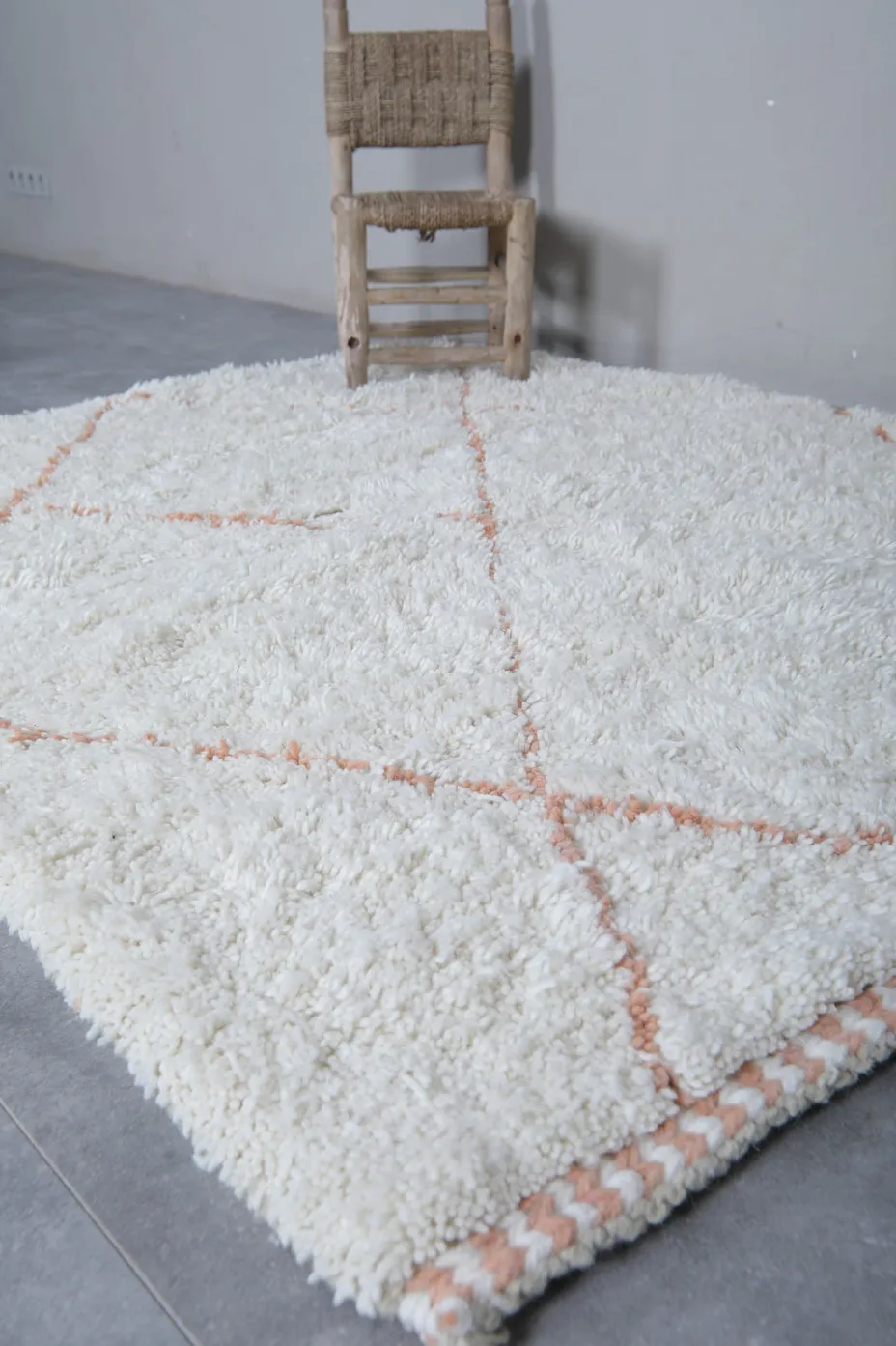 Tapis berbère Tafraout crème et terracotta à losanges, vue 5 sur 7