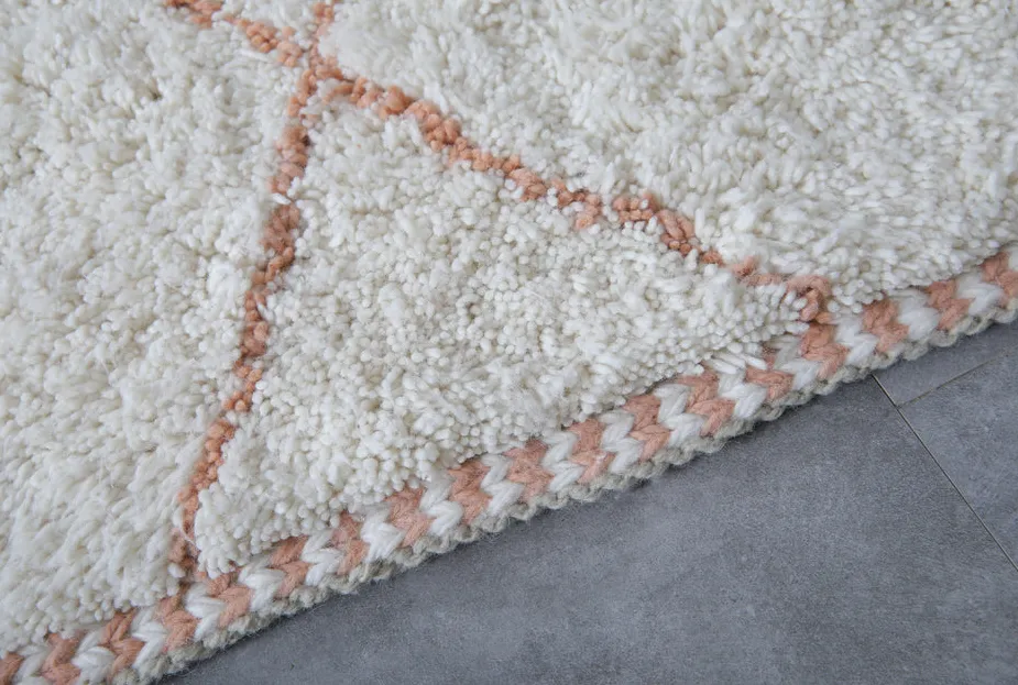 Tapis berbère Tafraout crème et terracotta à losanges, vue 6 sur 7