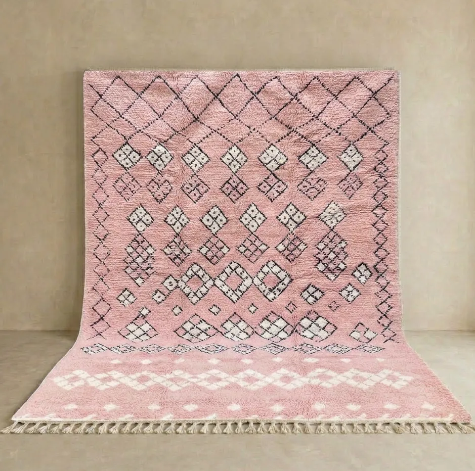 Tapis berbère Tafsut rose à losanges — tapis berbères contemporains tissé à la main