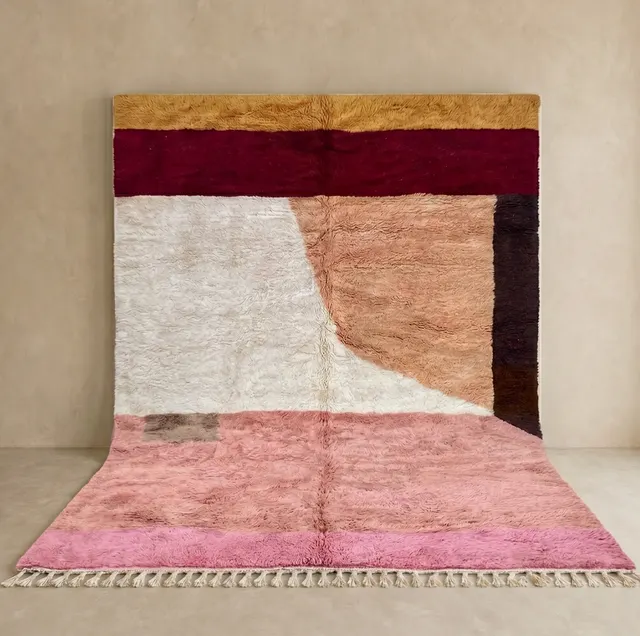 Tapis berbère Tamda au dessin abstrait — tapis berbères contemporains