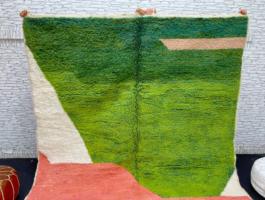 Tapis berbère Tamegroute multicolore et vert, vue 3 sur 4