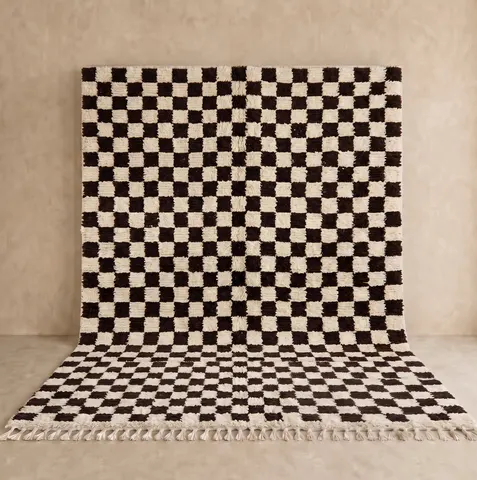 Tapis berbère Tamri noir et blanc à damier — tapis berbères contemporains