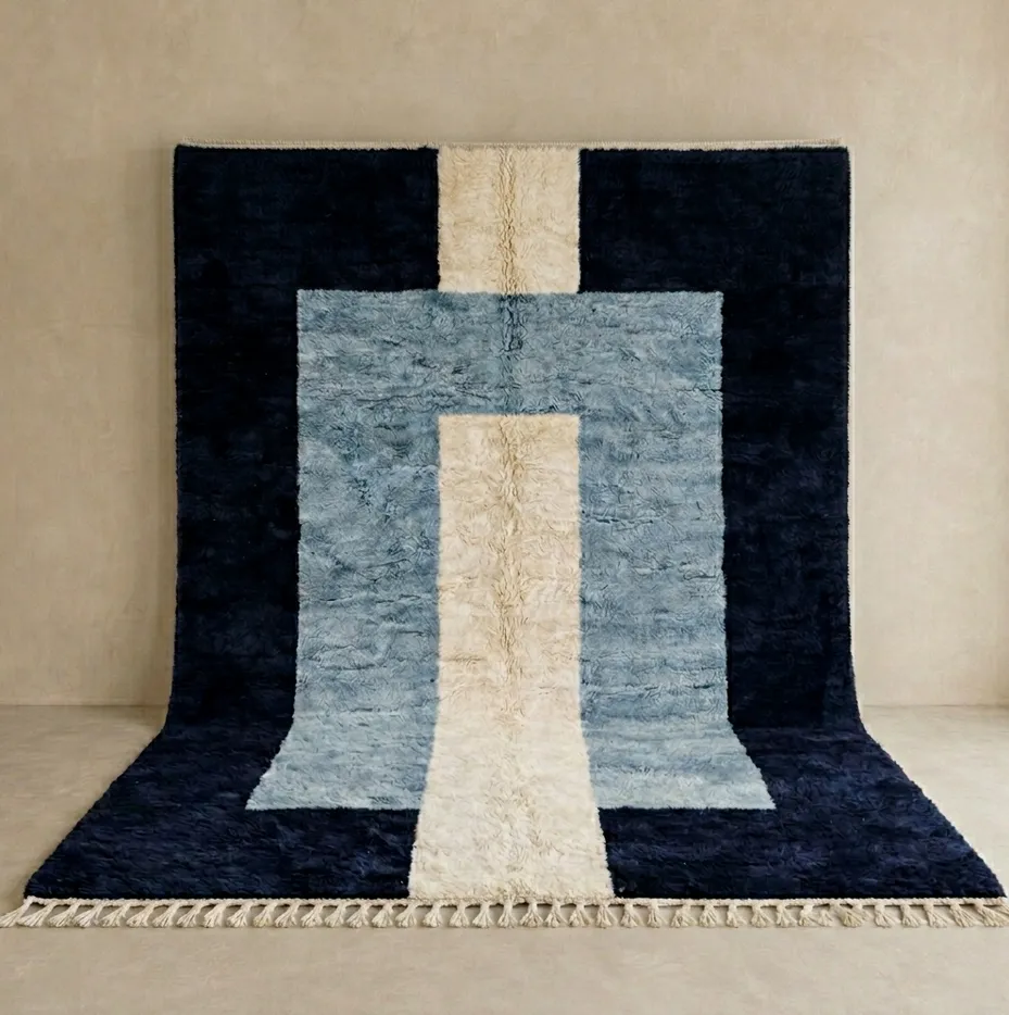 Tapis berbère Tamurt bleu aux motifs géométriques — tapis berbères contemporains tissé à la main