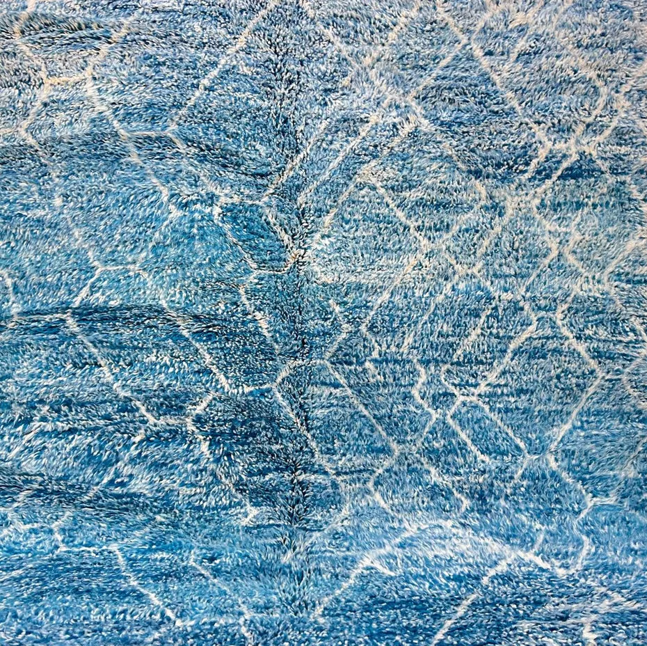 Tapis berbère Tassaout bleu à losanges, vue 4 sur 4