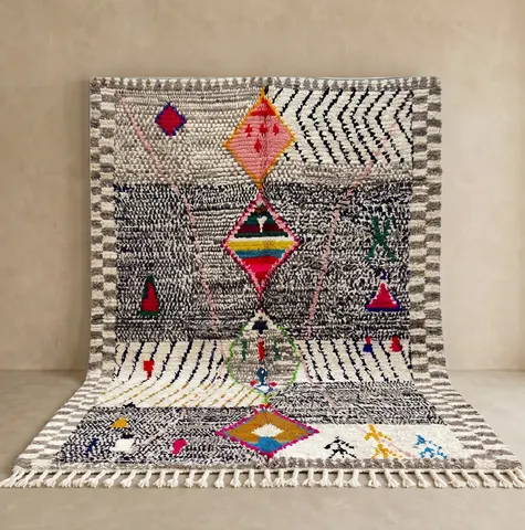Tapis berbère Tazekka multicolore aux motifs berbères — tapis berbères contemporains