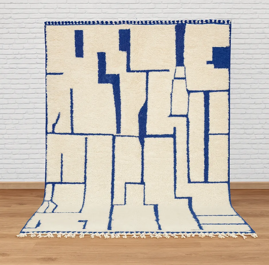 Tapis berbère Tazzarine blanc et bleu — tapis berbères contemporains tissé à la main