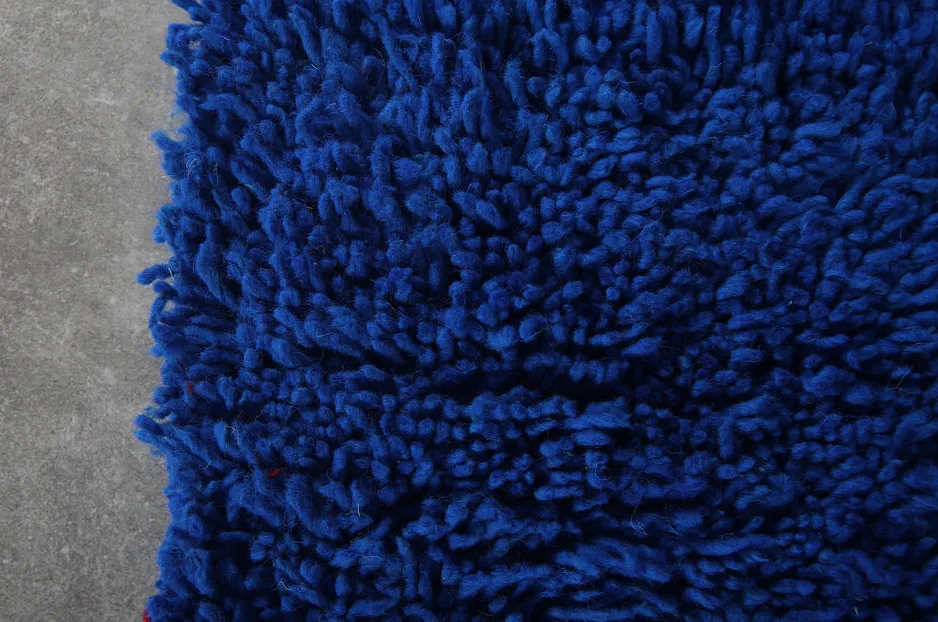 Tapis berbère Tilila bleu uni, vue 7 sur 7