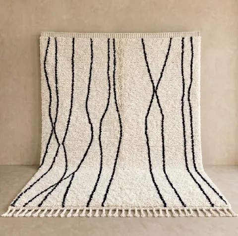 Tapis berbère Tinghir crème et noir à lignes — tapis berbères contemporains