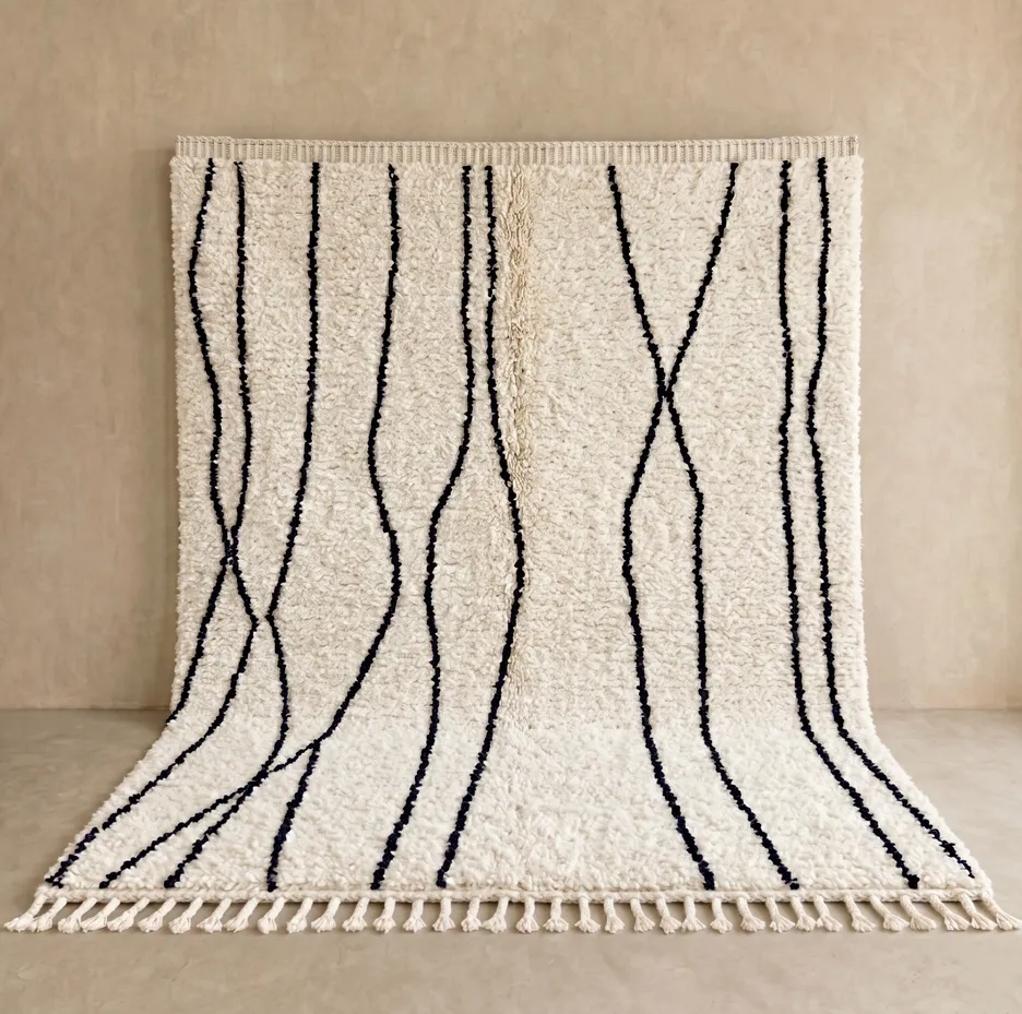 Tapis berbère Tinghir crème et noir à lignes — tapis berbères contemporains tissé à la main