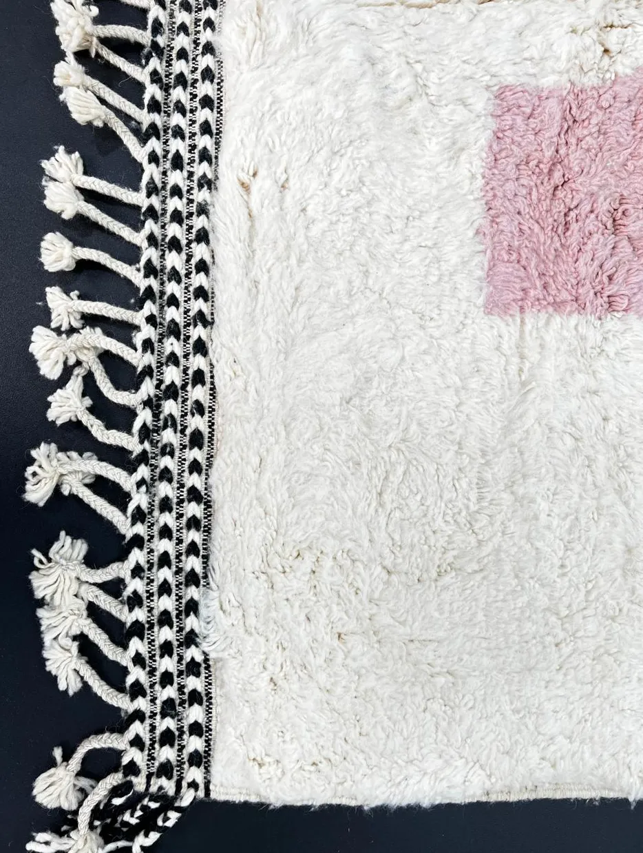 Tapis berbère Tinhinan au dessin abstrait, vue 4 sur 4