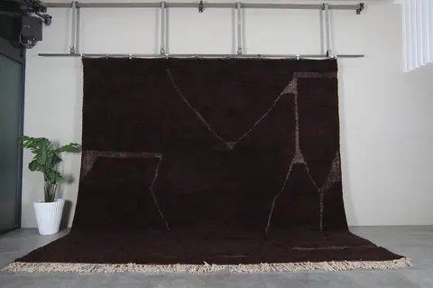 Tapis berbère Tinhinan marron aux motifs géométriques — tapis berbères contemporains