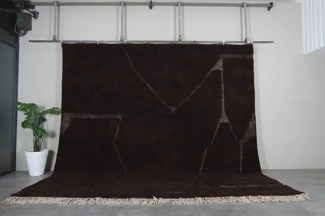 Tapis berbère Tinhinan marron aux motifs géométriques — tapis berbères contemporains