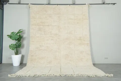 Tapis berbère Tirhza crème à damier — tapis berbères contemporains