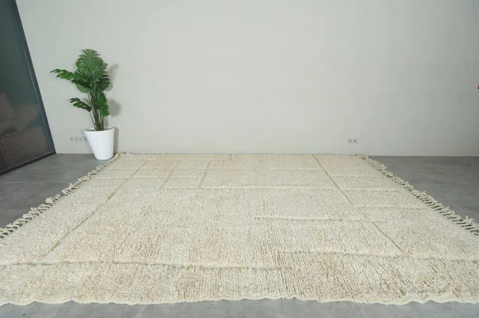 Tapis berbère Tirhza crème à damier, vue 4 sur 7