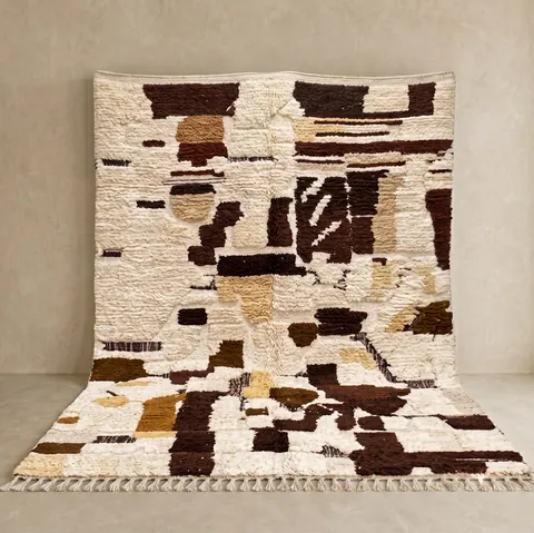 Tapis berbère Tiznit marron au dessin abstrait — tapis berbères contemporains